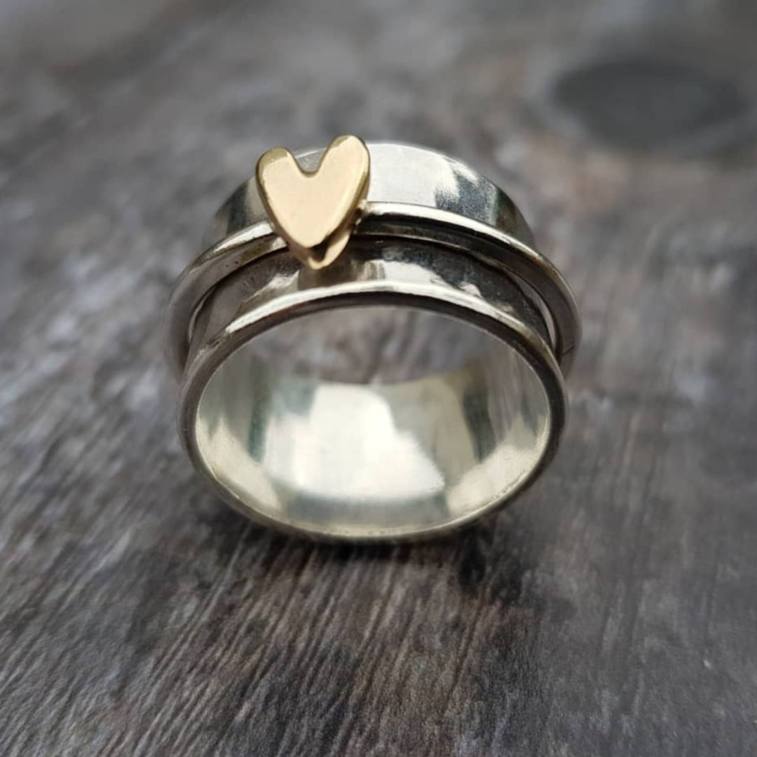 Viola – Golden Heart Ring with Silver Details