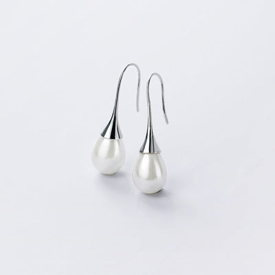 Nina – Elegant Pearl Drop Earrings