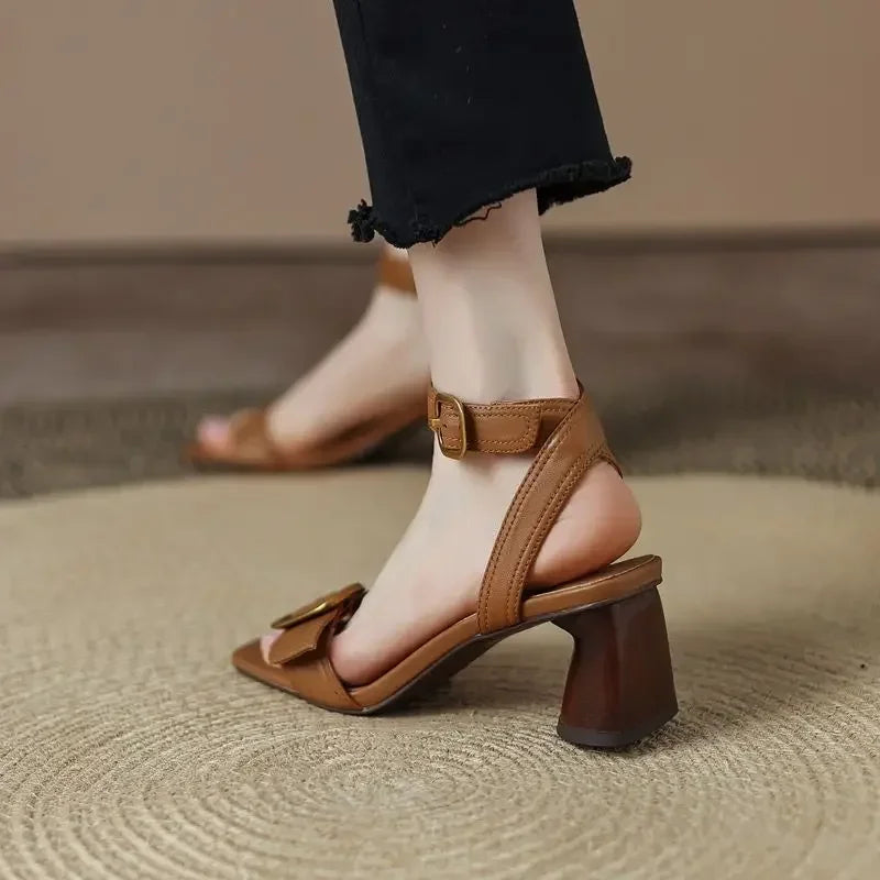Lynn - Naomi Stylish Sandals
