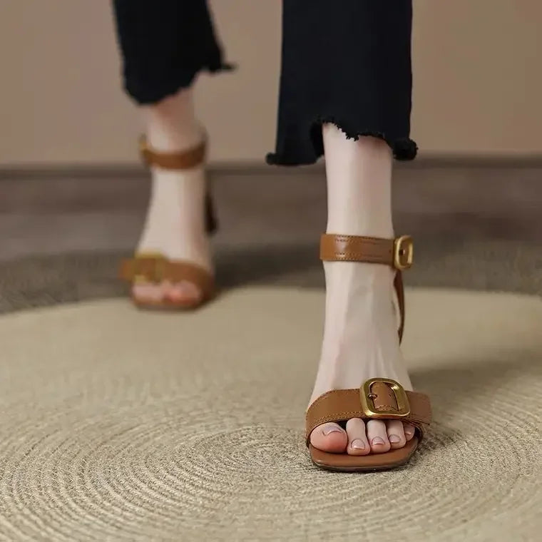 Lynn - Naomi Stylish Sandals