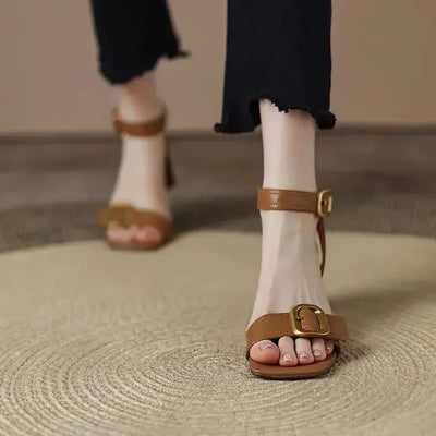 Lynn - Naomi Stylish Sandals