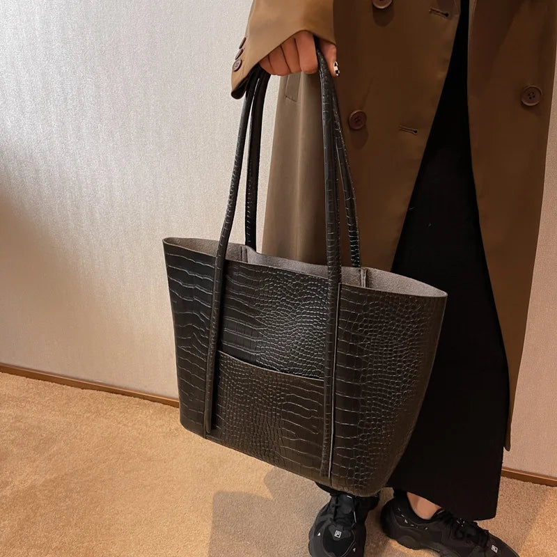 Vintage-Style Luxury Shoulder Bag