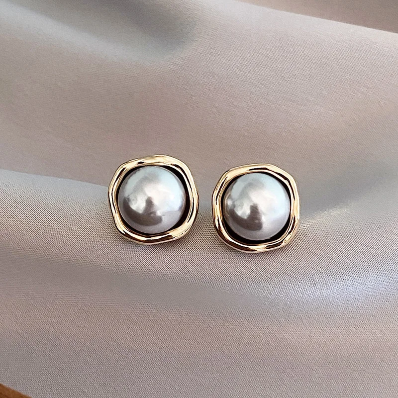 Irene – Black Pearl Earrings
