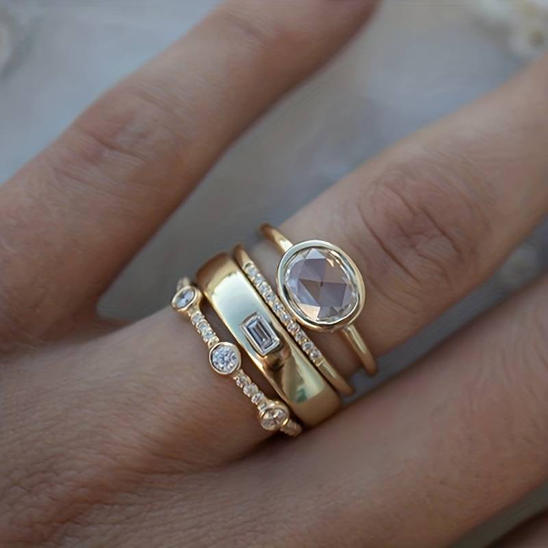 Rosa – Golden Ring Set with Sparkling Zircons